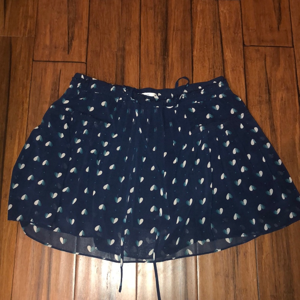Heart patterned mini skirt